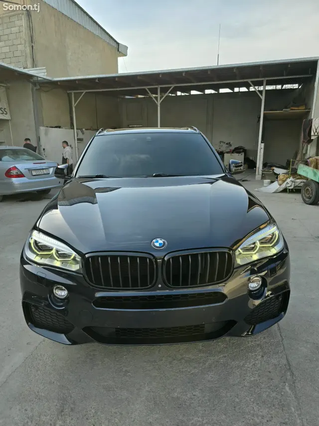 BMW X5 2015 · 3.0 AT