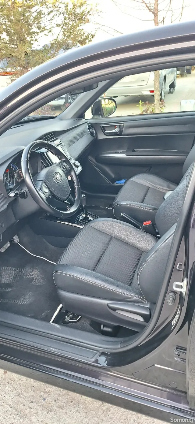 Toyota Fielder 2015 · 1.5 AT