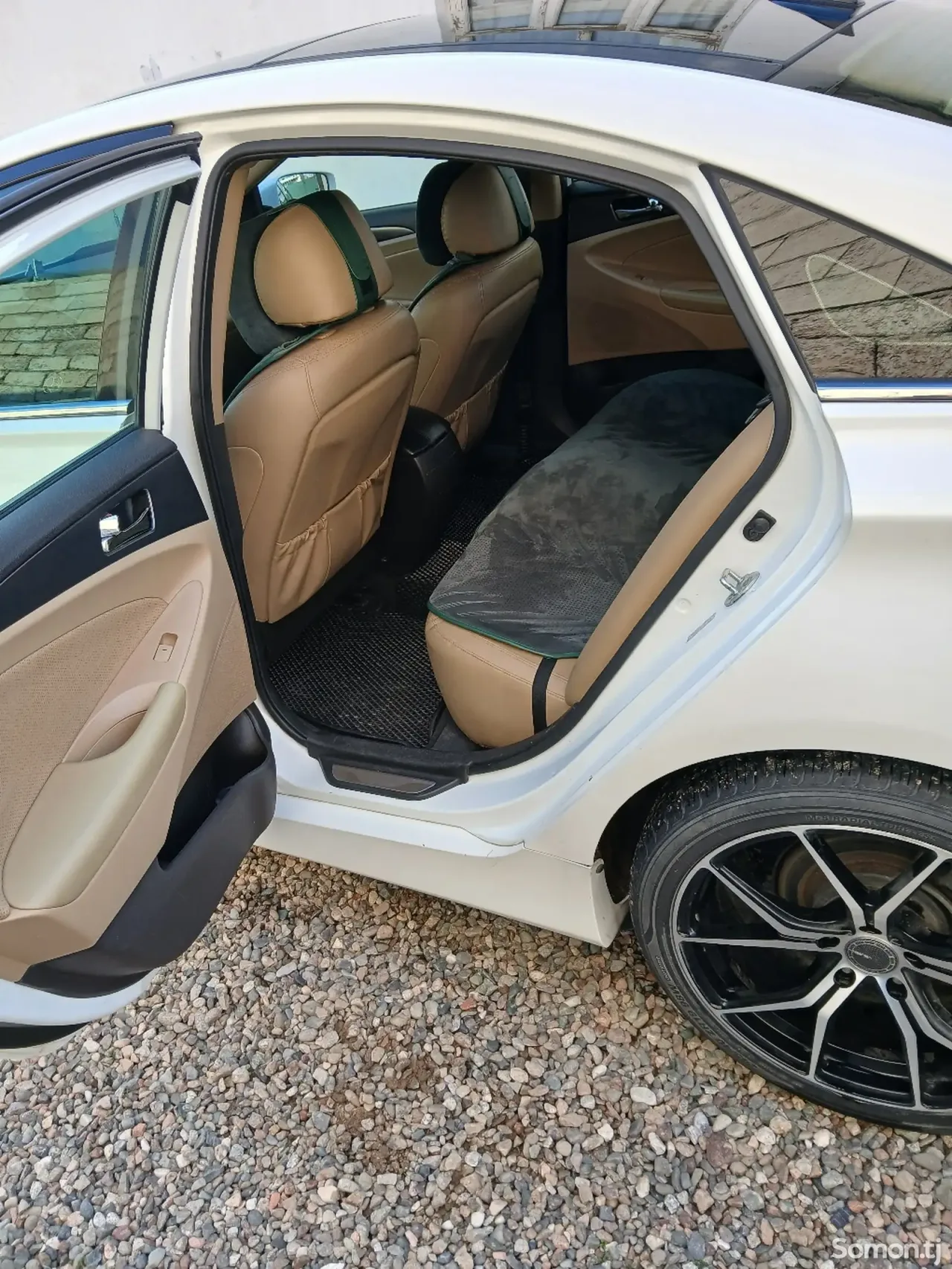 Hyundai Sonata 2014 · 2.4 AT