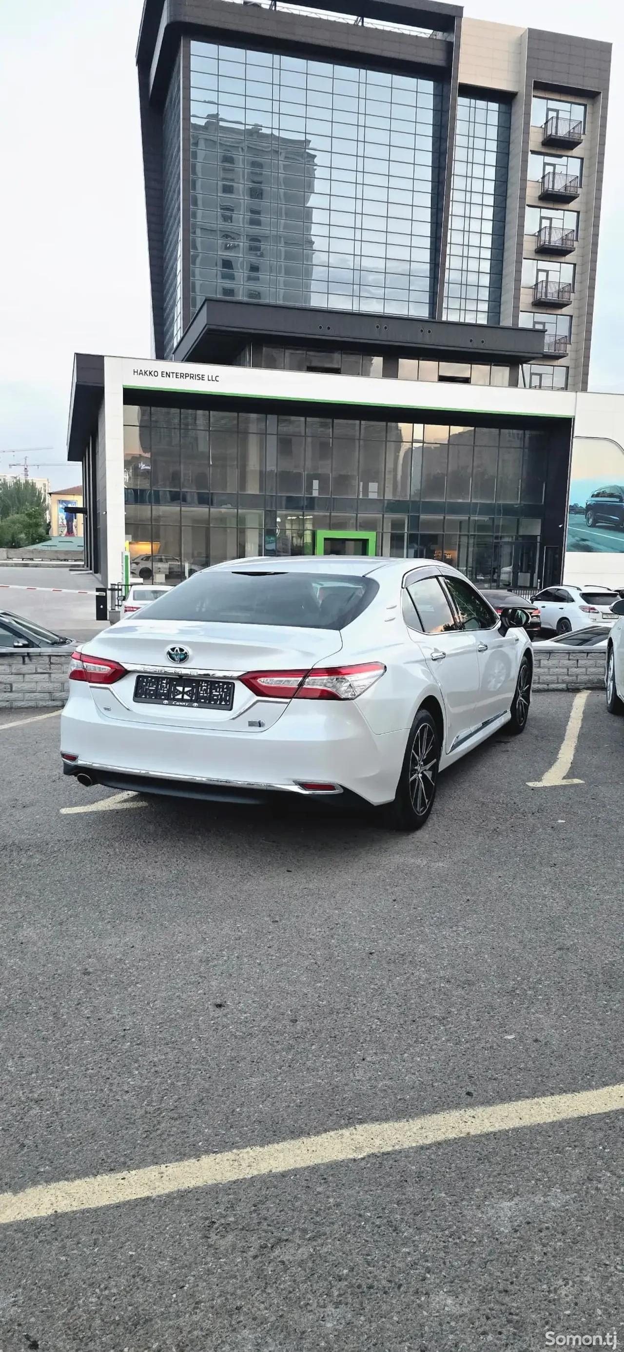 Toyota Camry 2018 · 2.5 AT