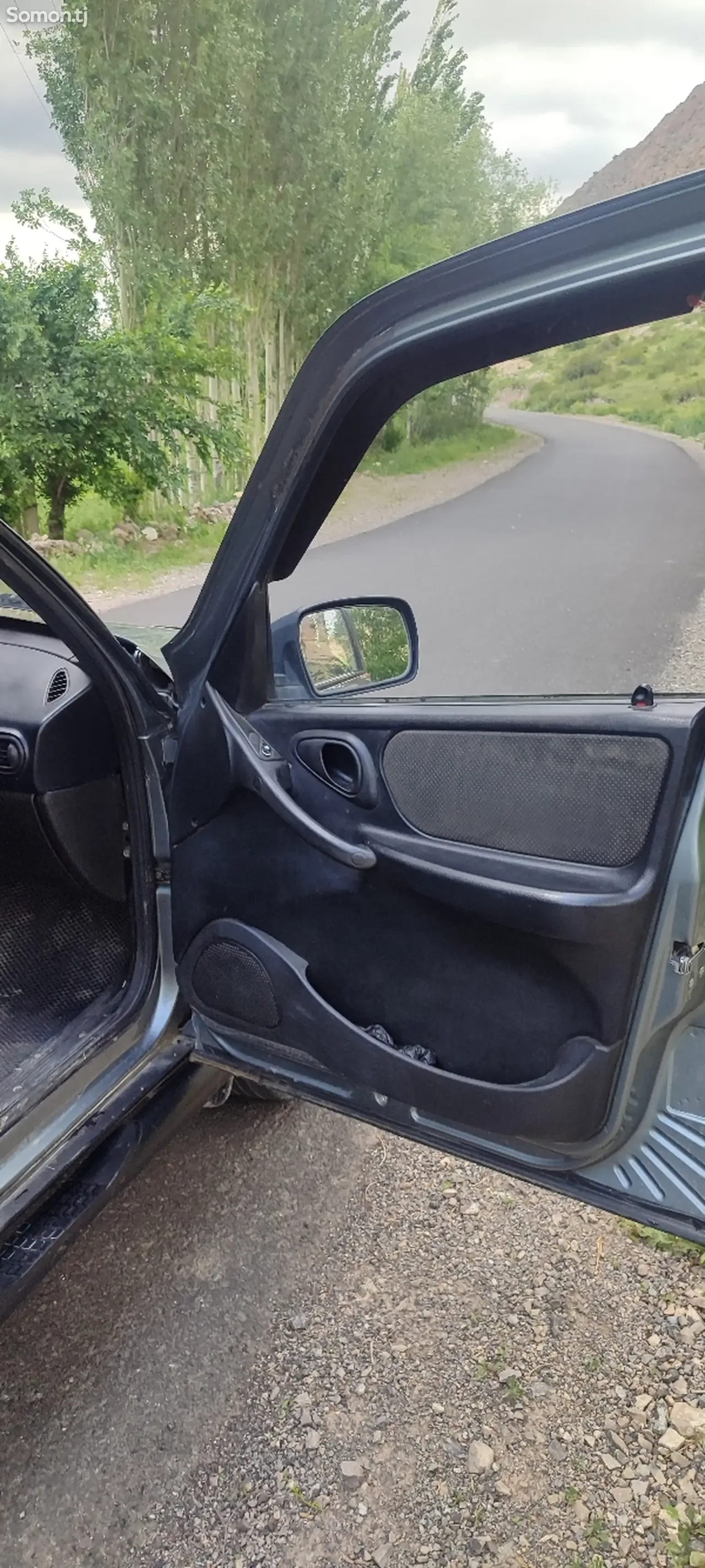 Chevrolet Niva 2012 · 1.7 MT