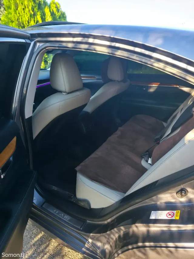 Lexus ES series 2014 · 3.0 AT