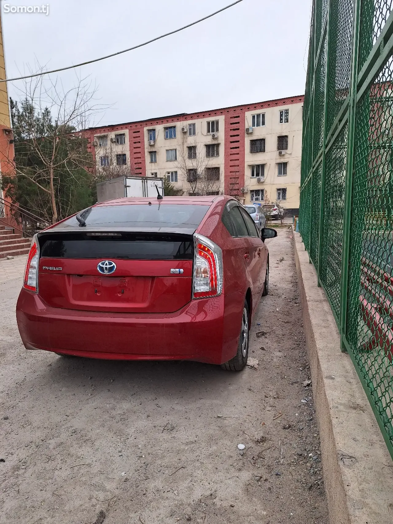 Toyota Prius 2014 · 1.8 AT