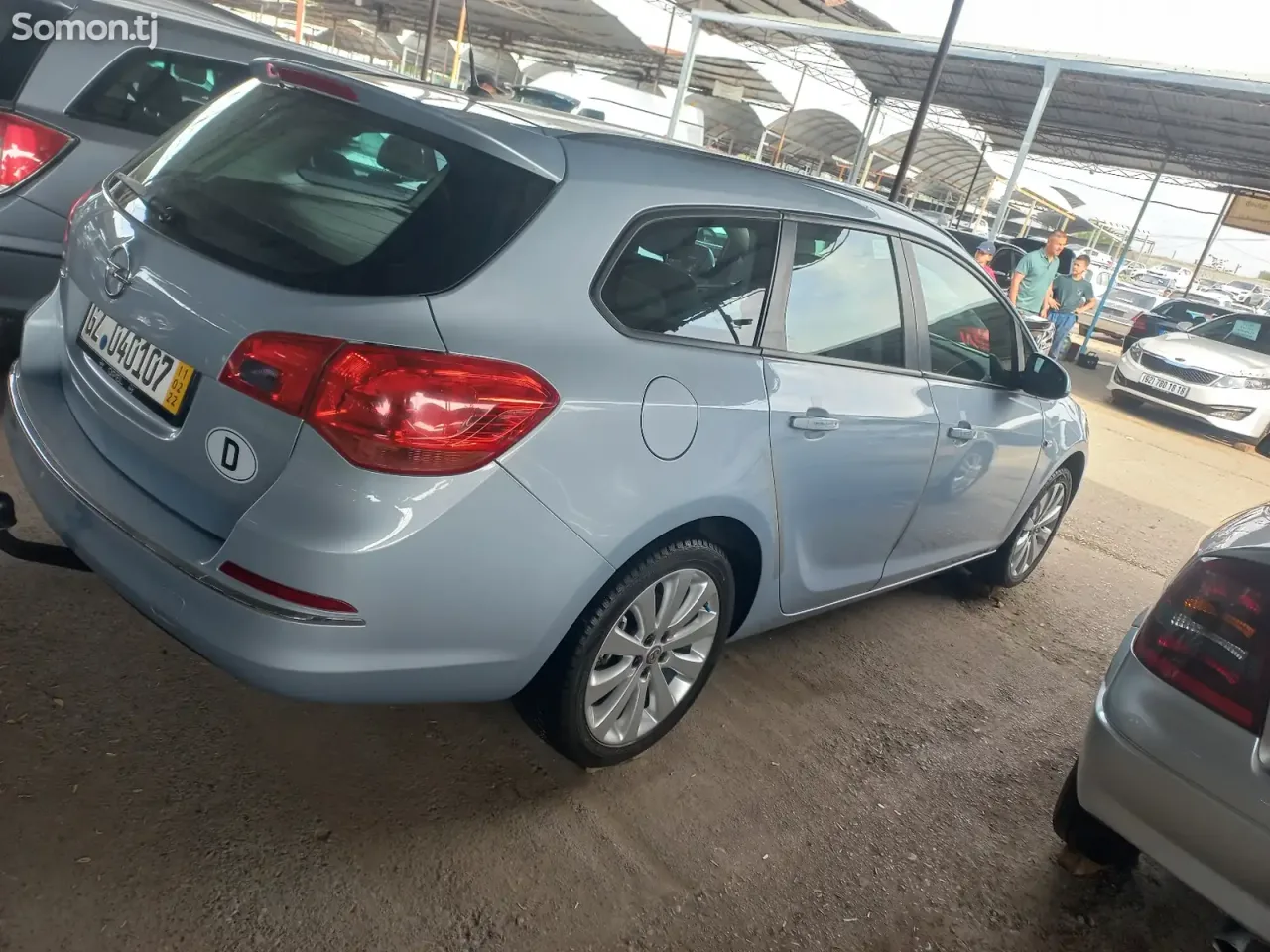 Opel Astra J 2014 · 1.4 MT