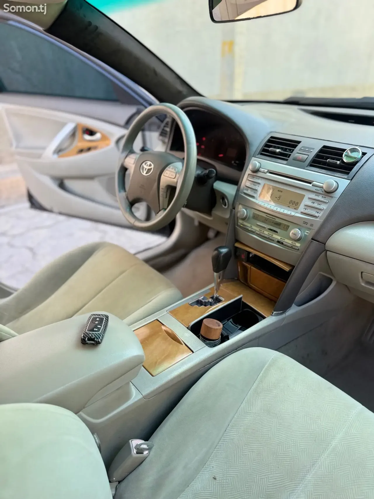 Toyota Camry 2007 · 2.4 AT