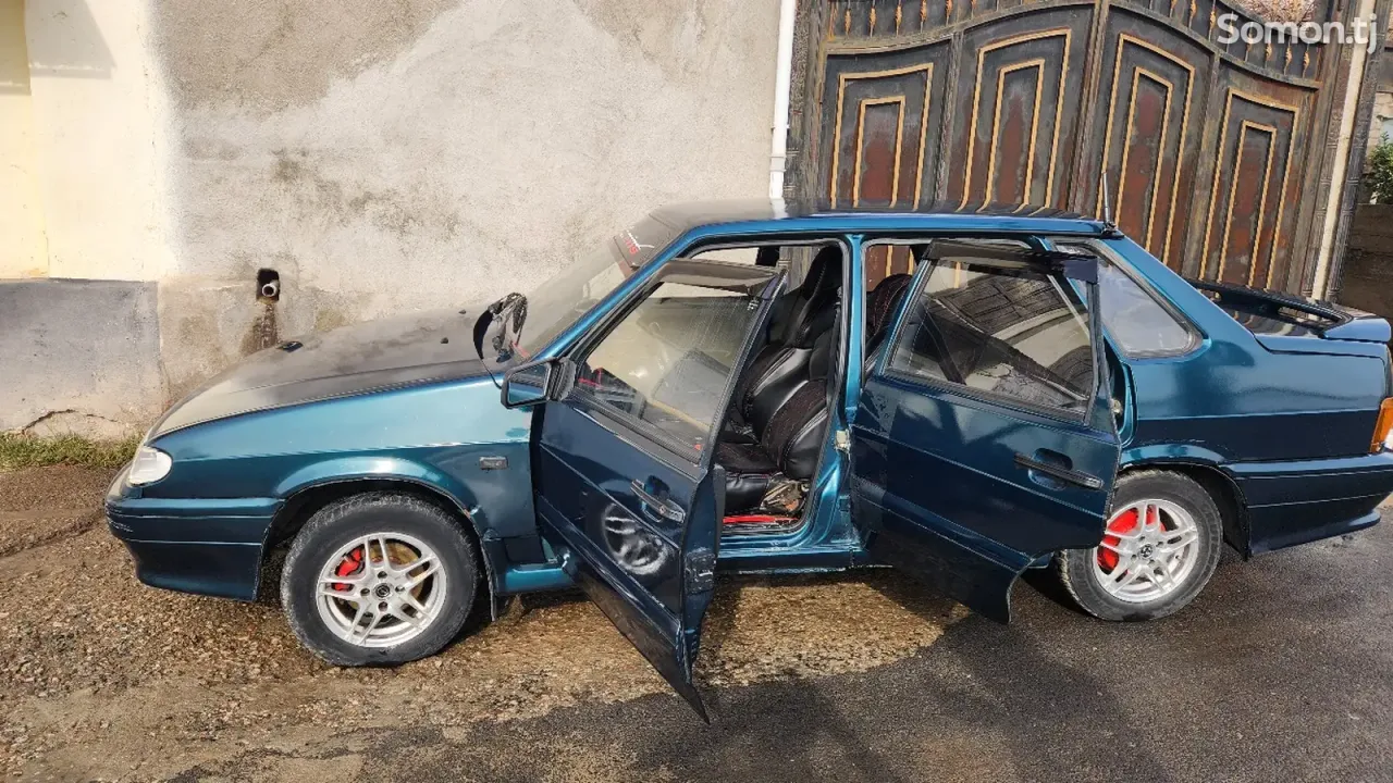 Lada (ВАЗ) 2115 2003 · 1.6 MT