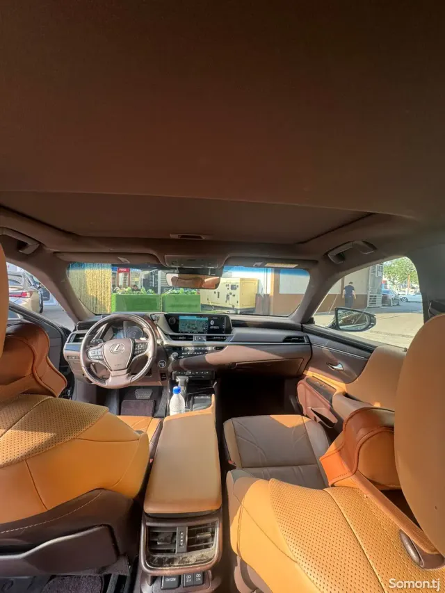 Lexus ES series 2021 · 3.0 AT