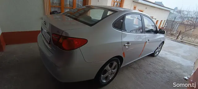 Hyundai Avante 2010 · 1.6 AT