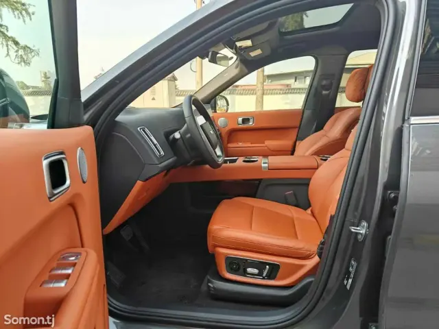 Li Auto (Lixiang) L8 2025 · CVT
