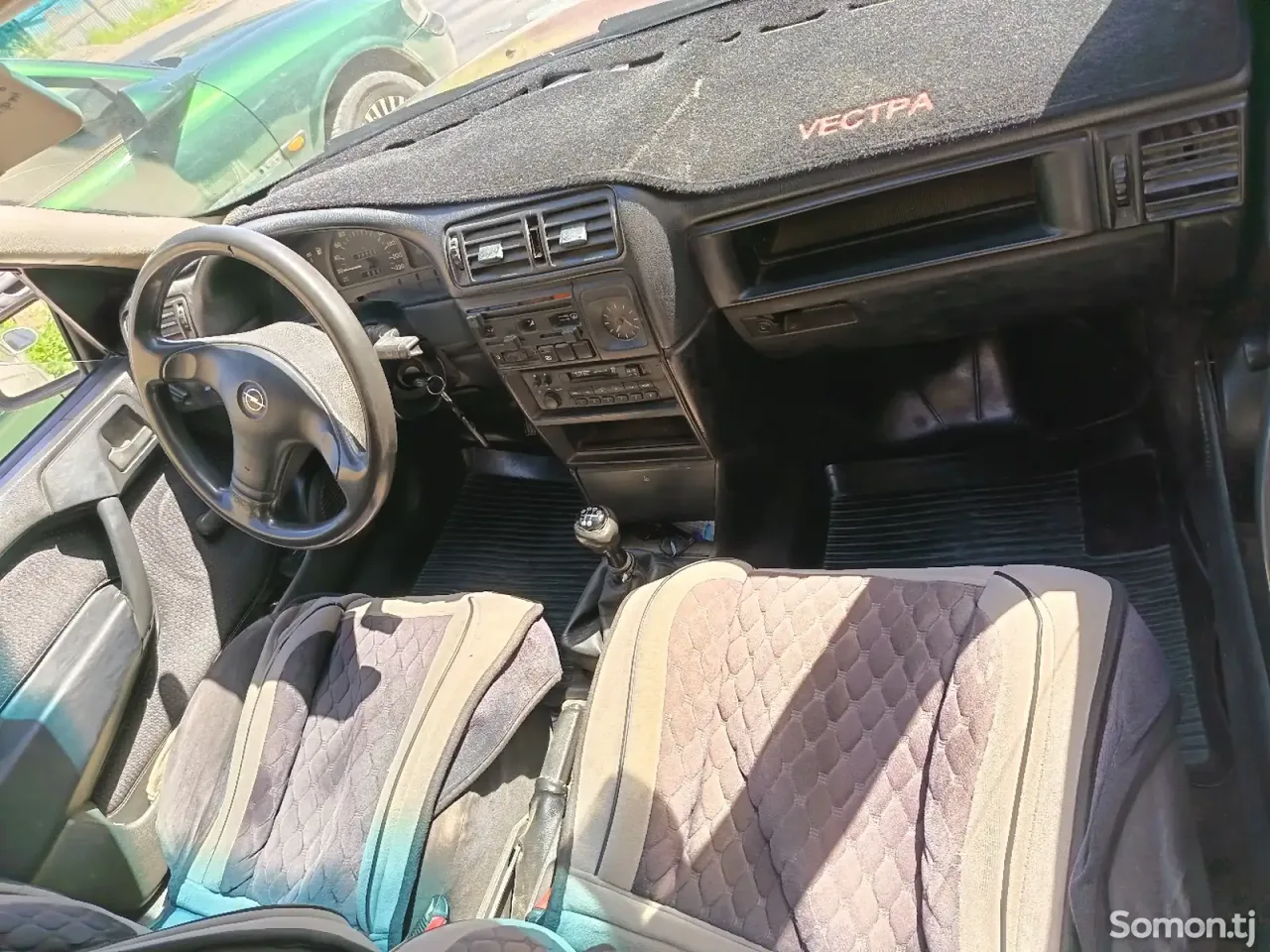 Opel Vectra A 1994 · 1.6 MT