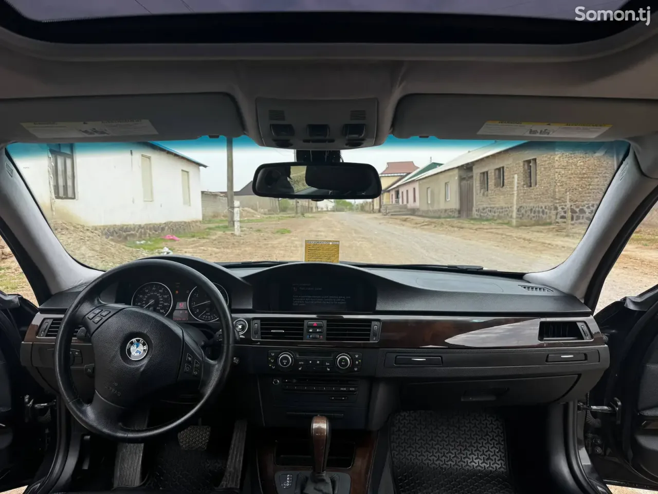 BMW 3 series 2011 · 3.0 AT