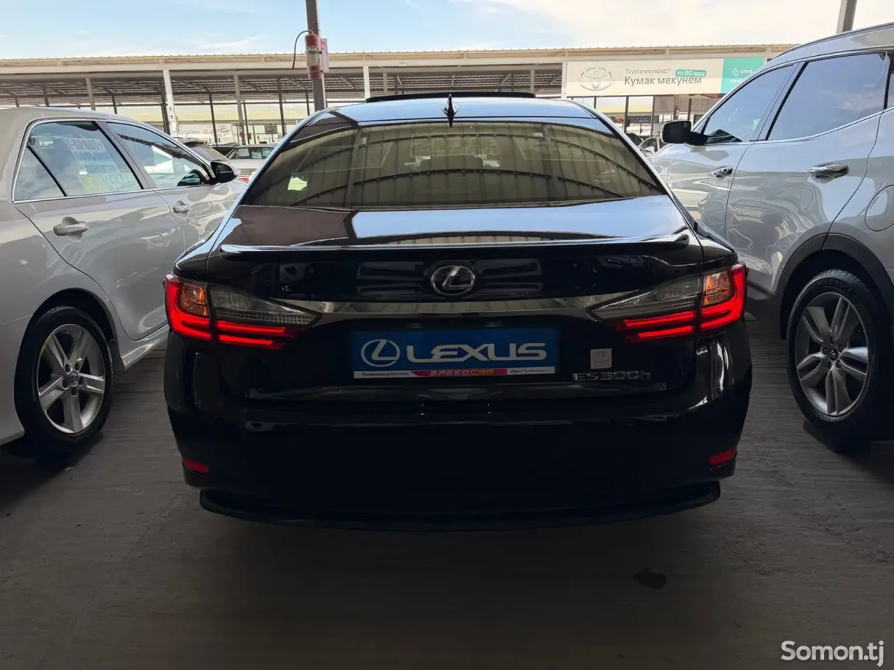 Lexus ES series 2016 · 2.5 AT