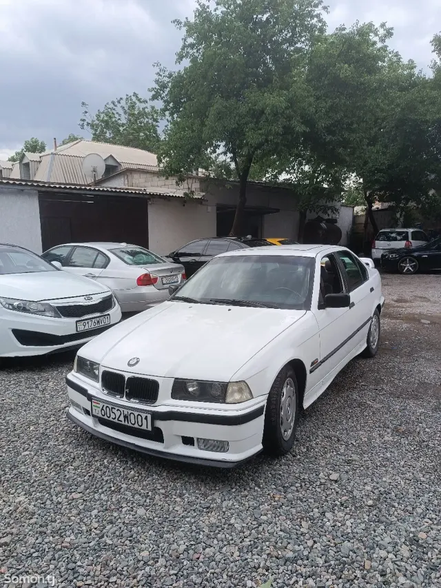 BMW 3 series 1991 · 1.8 MT