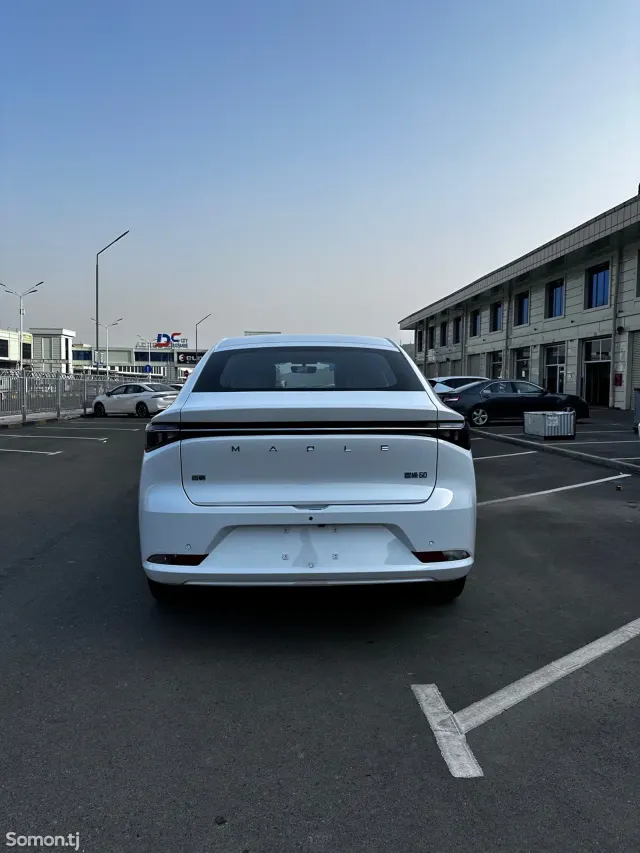 Geely Galaxy L7 2024 · AT