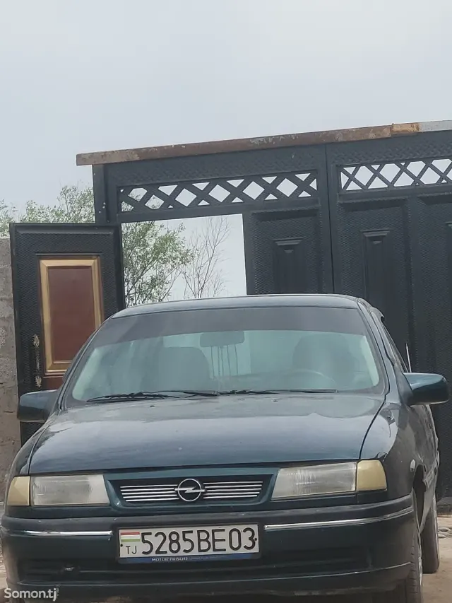 Opel Vectra A 1995 · MT