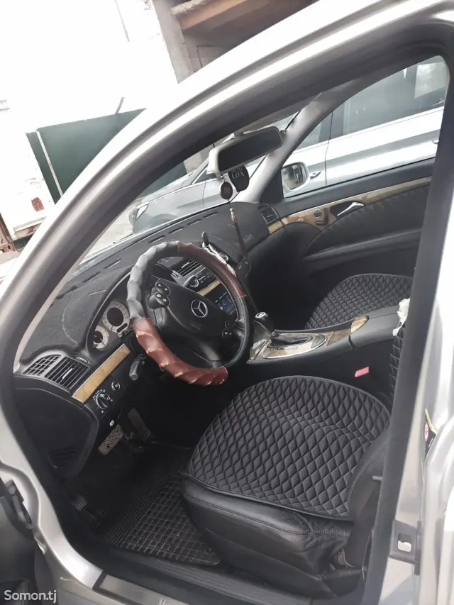 Mercedes-Benz E class 2007 · 3.5 AT