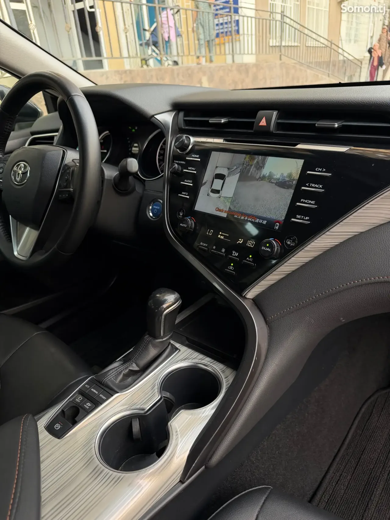 Toyota Camry 2018 · 2.5 AT