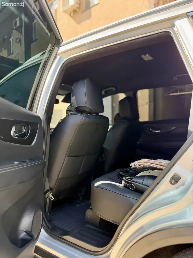 Nissan Rogue 2017 · 2.5 AT