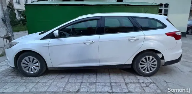Ford Focus 2013 · 1.6 MT