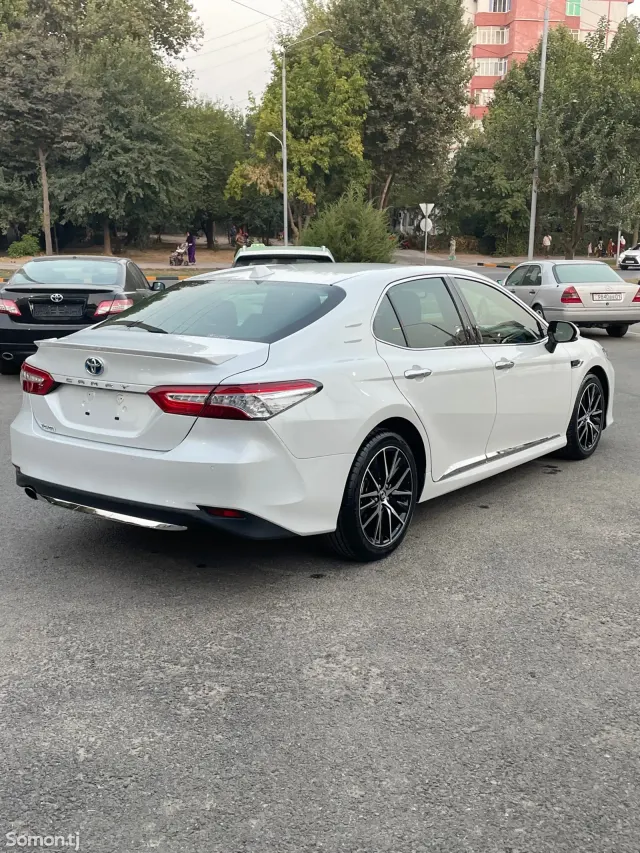Toyota Camry 2019 · 2.5 AT