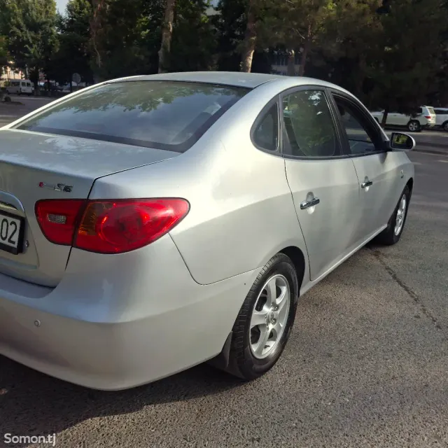 Hyundai Avante 2007 · 1.6 AT
