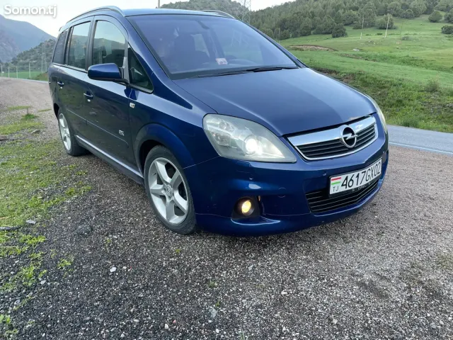 Opel Zafira 2006 · 2.2 MT