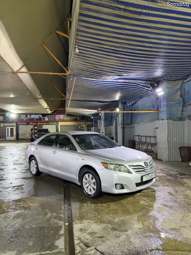 Toyota Camry 2008 · 2.4 AT