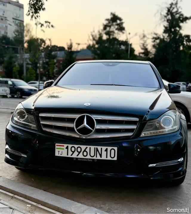 Mercedes-Benz C class 2011 · 1.8 MT