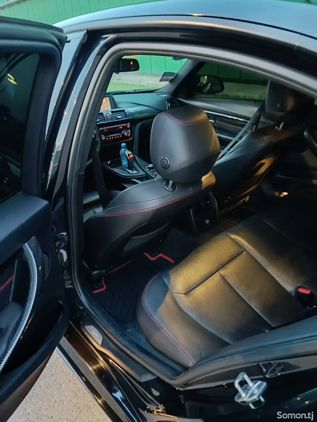 BMW 3 series 2016 · 2.0 AT
