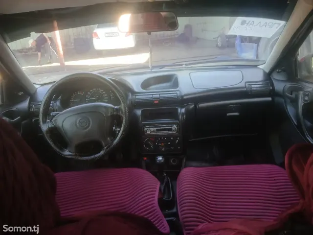 Opel Astra F 1996 · 1.6 MT