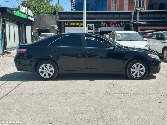 Toyota Camry 2011 · 2.4 AT