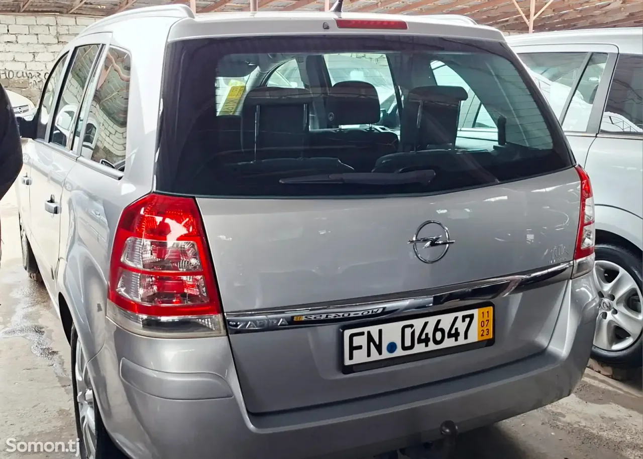 Opel Zafira 2009 · 1.8 MT