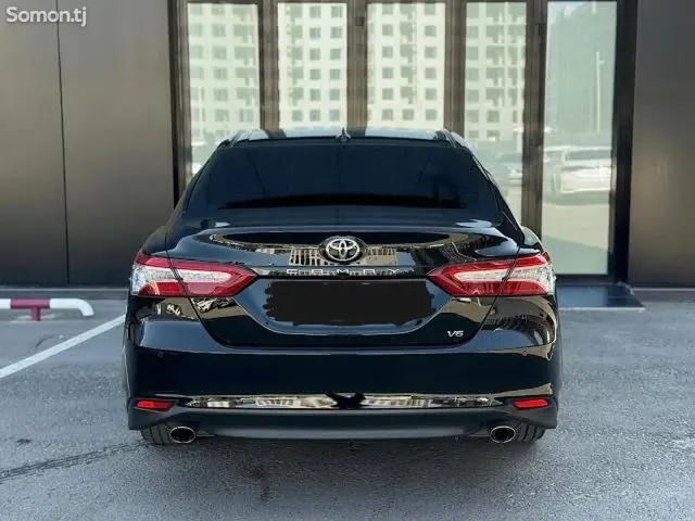 Toyota Camry 2020 · 3.5 AT
