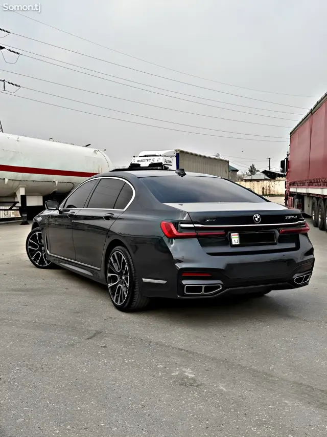 BMW 7 series 2017 · 3.0 AT