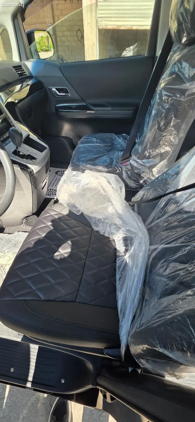 Toyota Vellfire 2014 · 2.4 AT