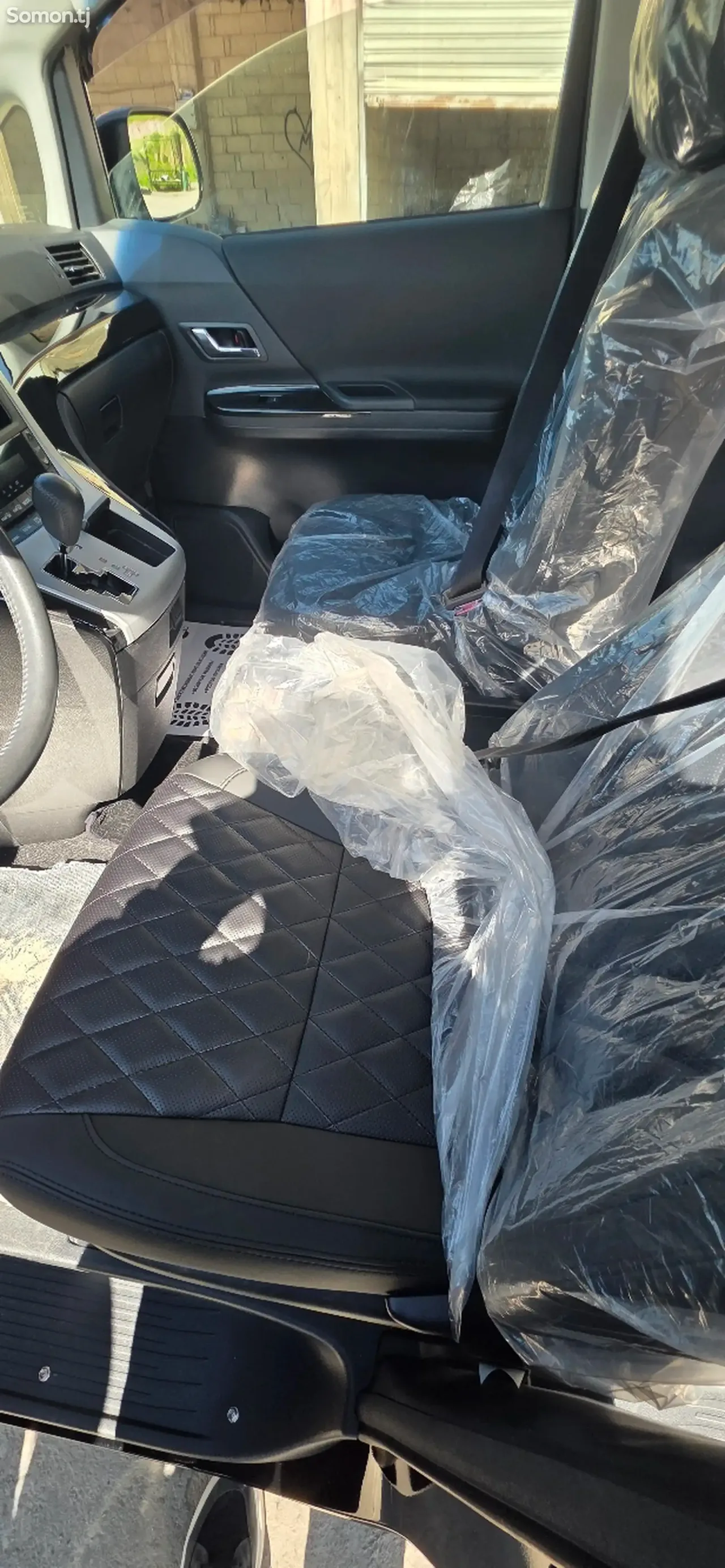 Toyota Vellfire 2014 · 2.4 AT