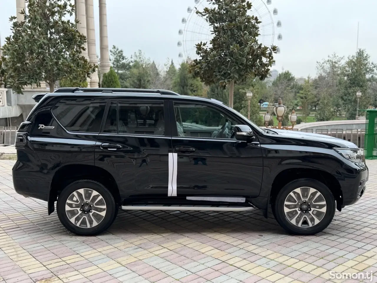 Toyota Land Cruiser Prado 2022 · 4.0 AT