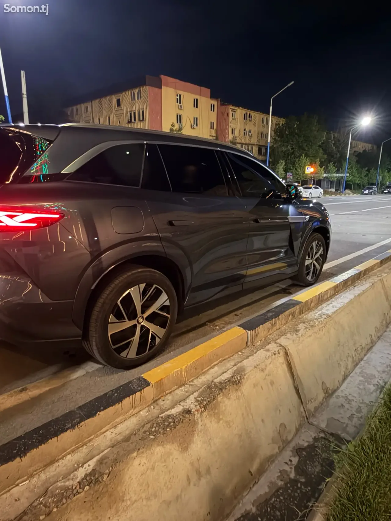BYD Tang 2025 · AT