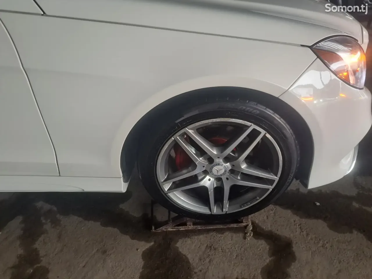 Mercedes-Benz E class 2015 · 3.5 AT