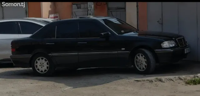 Mercedes-Benz C class 2000 · 2.4 AT