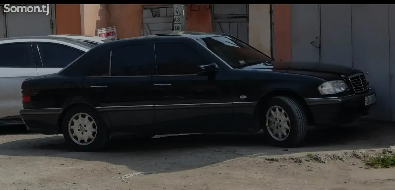 Mercedes-Benz C class 2000 · 2.4 AT