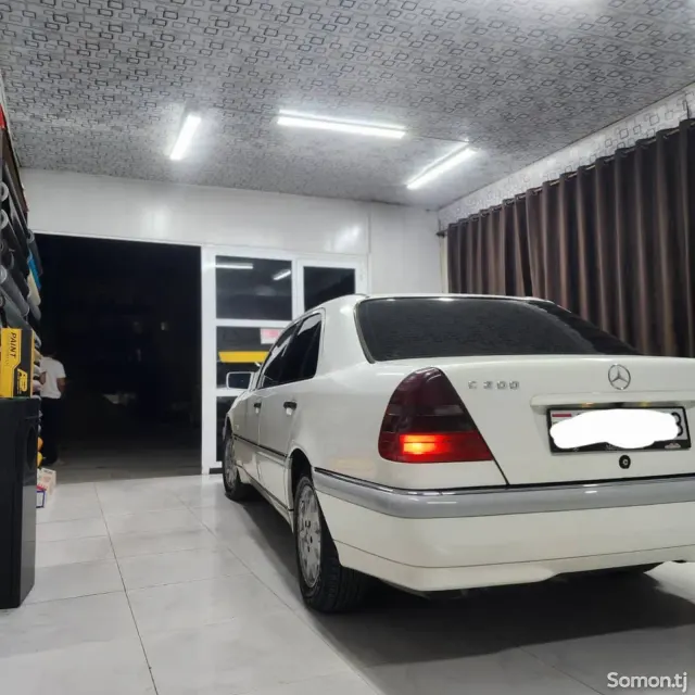 Mercedes-Benz C class 1999 · 2.0 AT