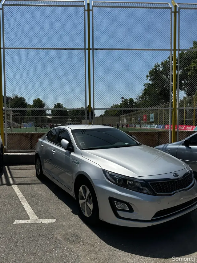 Kia K5 2015 · 2.0 AT