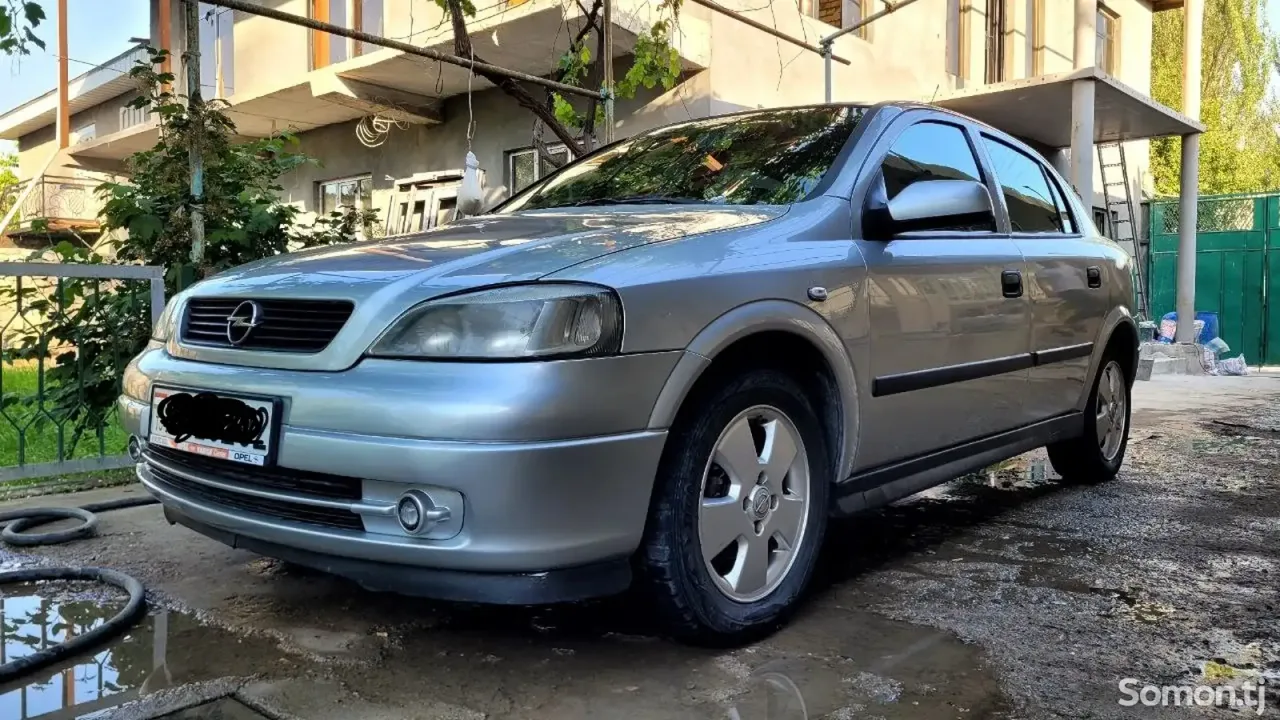 Opel Astra G 1999 · 1.6 MT