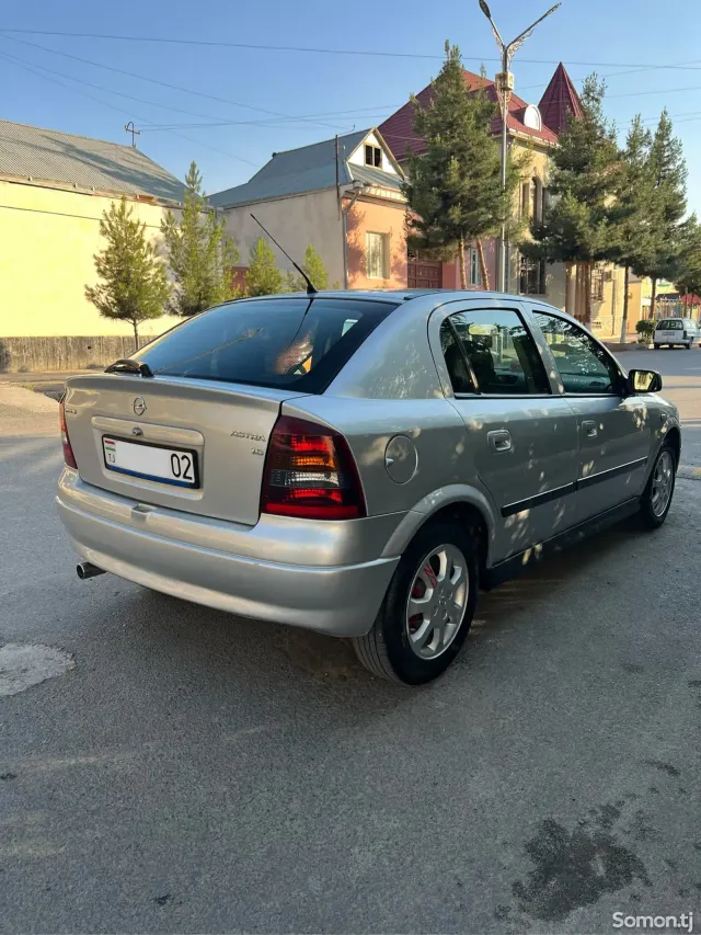 Opel Astra G 2001 · 1.6 MT