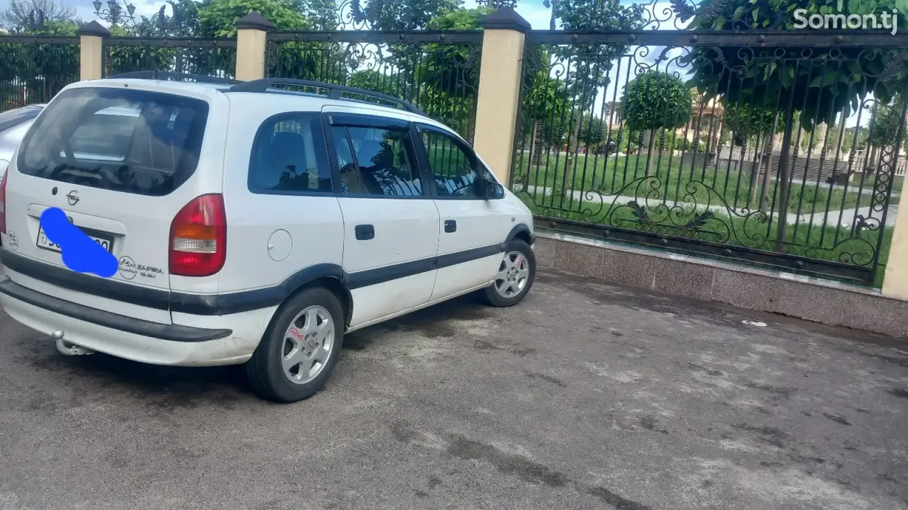 Opel Zafira 1999 · 1.6 MT