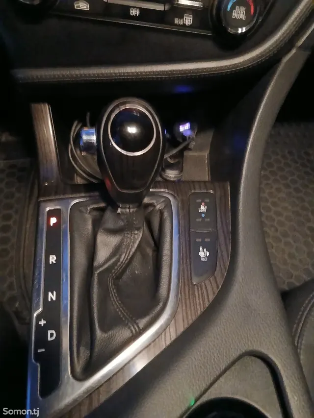 Kia K5 2011 · 2.0 AT