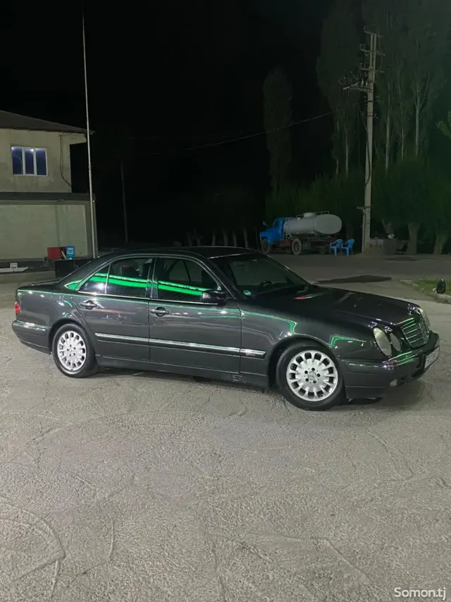 Mercedes-Benz E class 2000 · 2.4 AT
