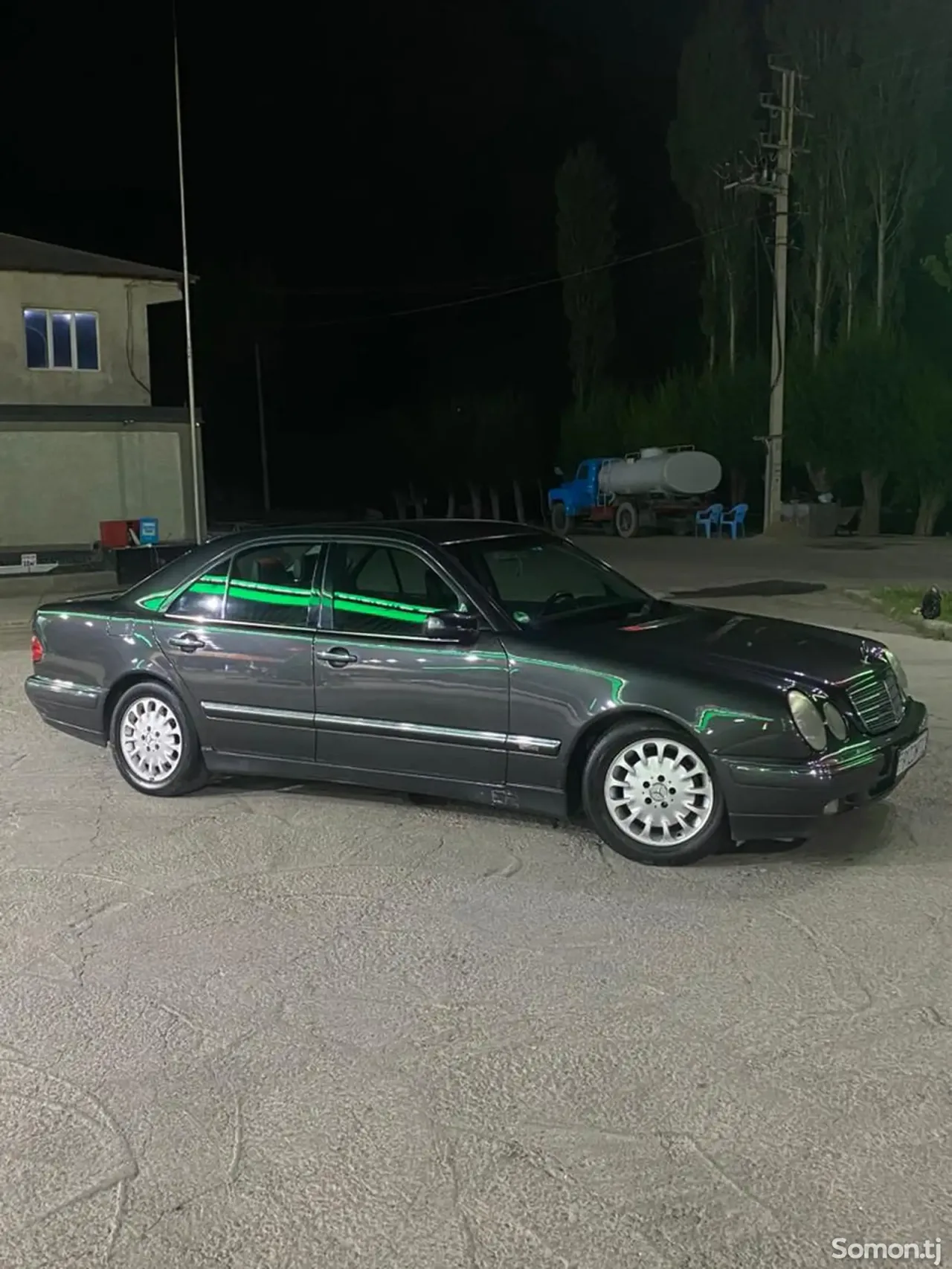 Mercedes-Benz E class 2000 · 2.4 AT