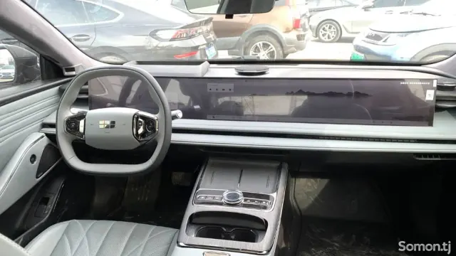 Geely Galaxy E8 2025 · AT